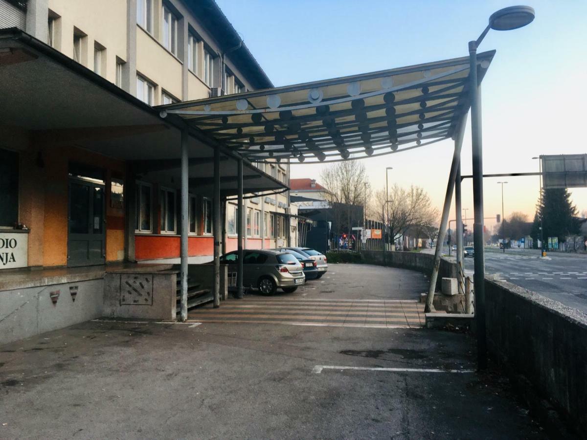 Cozy, Bright And Affordable Single Studio - Free Parking Ljubljana Ngoại thất bức ảnh